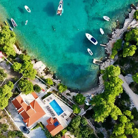 Luxury Kate - In Lucice Bay With Turquoise Sea, Amazing Seaviews, And Heated Pool Milna (Brac)