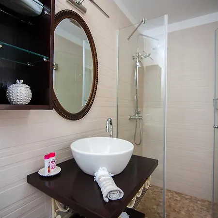Luxury Kate - In Lucice Bay With Turquoise Sea, Amazing Seaviews, And Heated Pool Villa Milna (Brac)