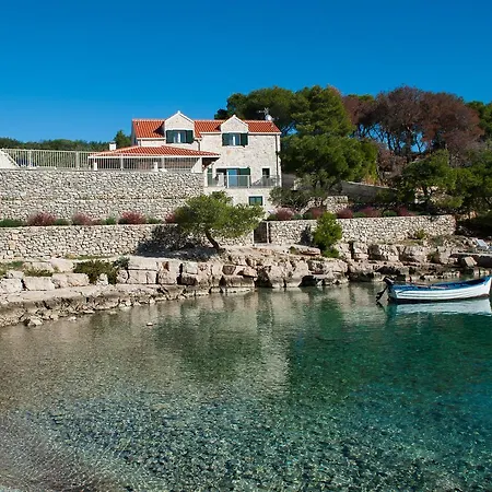 Villa Luxury Kate - In Lucice Bay With Turquoise Sea, Amazing Seaviews, And Heated Pool *