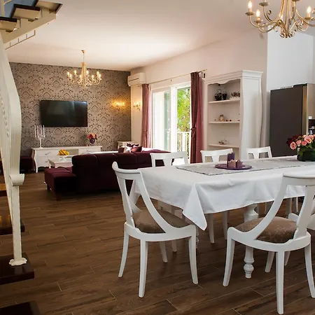 Luxury Kate - In Lucice Bay With Turquoise Sea, Amazing Seaviews, And Heated Pool Milna (Brac)