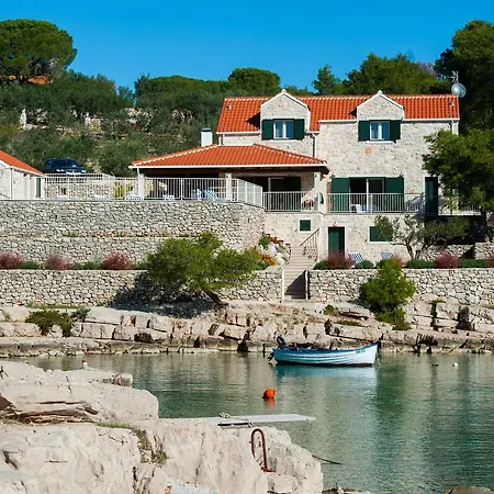 Luxury Kate - In Lucice Bay With Turquoise Sea, Amazing Seaviews, And Heated Pool * Milna (Brac)