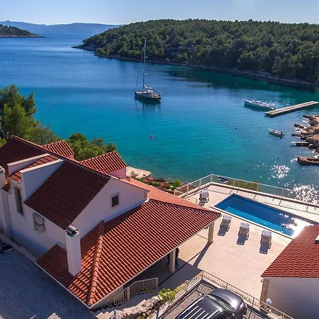 Villa Luxury Kate - In Lucice Bay With Turquoise Sea, Amazing Seaviews, And Heated Pool *