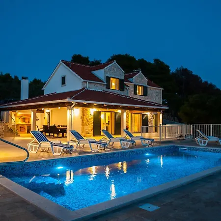 Villa Luxury Kate - In Lucice Bay With Turquoise Sea, Amazing Seaviews, And Heated Pool