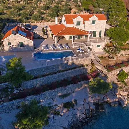 Luxury Kate - In Lucice Bay With Turquoise Sea, Amazing Seaviews, And Heated Pool *
